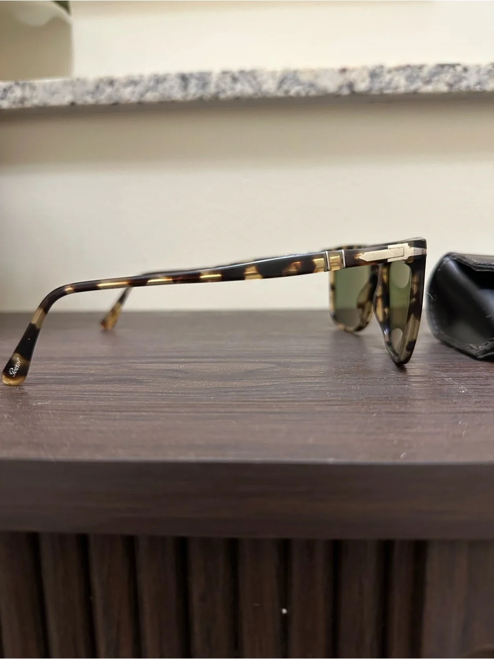 Persol tortoise like discontinued